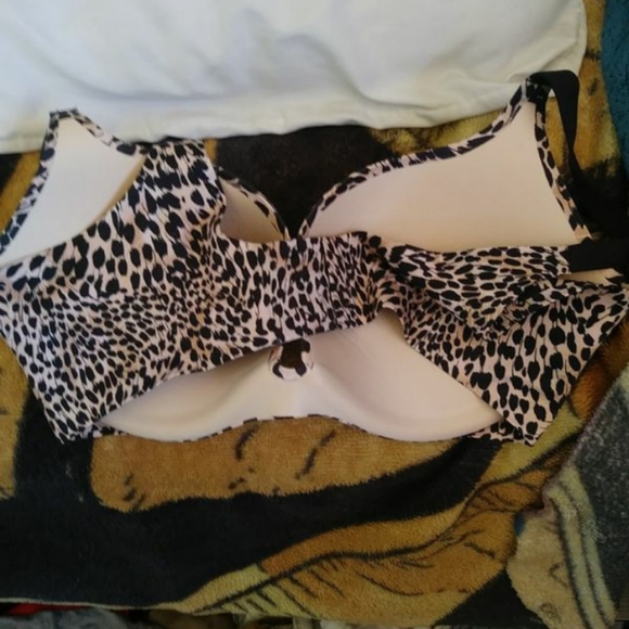 Victoria Secret Bra - Picture 2 of 2